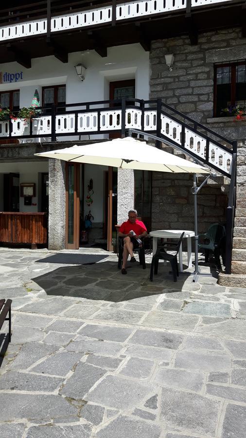Casa Alpina De Filippi Hotel Macugnaga Exterior photo