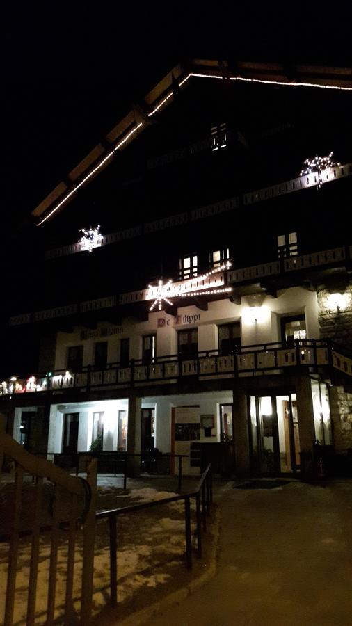 Casa Alpina De Filippi Hotel Macugnaga Exterior photo