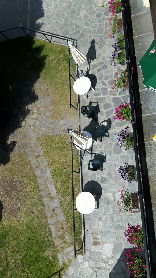 Casa Alpina De Filippi Hotel Macugnaga Exterior photo